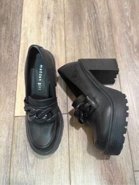 Madden Girl Black Platform Chain-Trim Loafers